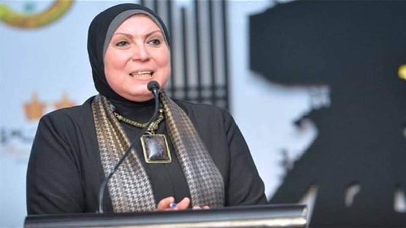 وزيرة التجارة والصناعة