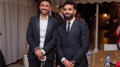 تريزيجيه ونجوم الرياضة والسياسة في حفل زفاف شقيق محمد صلاح 