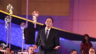 مدحت صالح يضيء مسرح النافورة