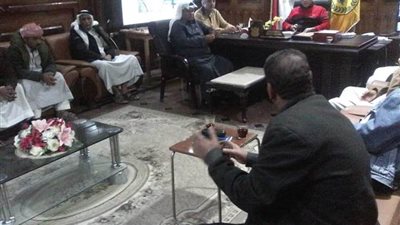 رئيس نخل يلتقي المشايخ والعواقل لعرض موقف التجمعات التنموية