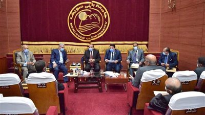 3 آلاف جنيه دعمًا لطلاب البرنامج الدولي بتجارة بني سويف