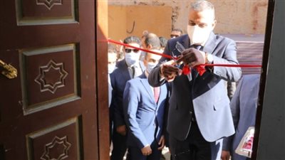 محافظ سوهاج يسلم 33 منزلًا لأهالي قرية العيساوية 