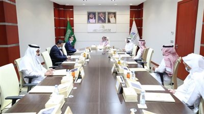 الملحق الثقافي المصري يلتقي رئيس هيئة تقويم التعليم والتدريب السعودي لتعزيز التعاون 