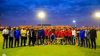 بيراميدز يحتفل بعيد ميلاد أحمد فتحي في مرانه الأول