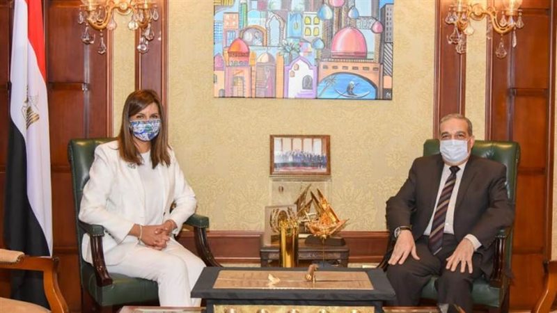 وزيرة الهجرة ووزير