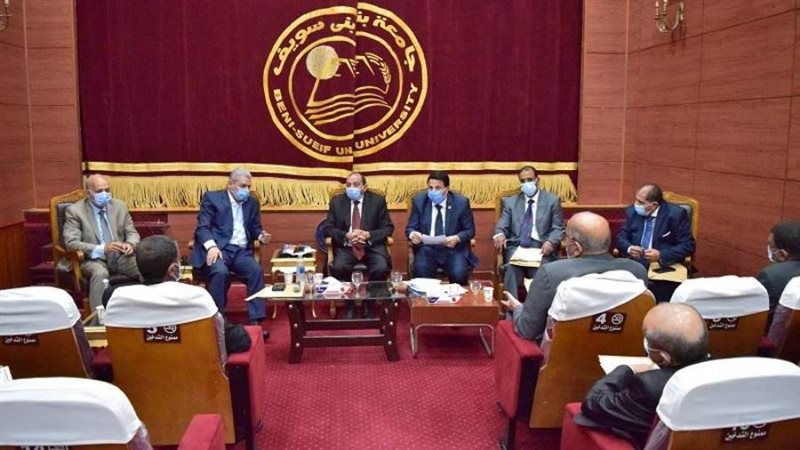 مجلس كلية تجارة بنى