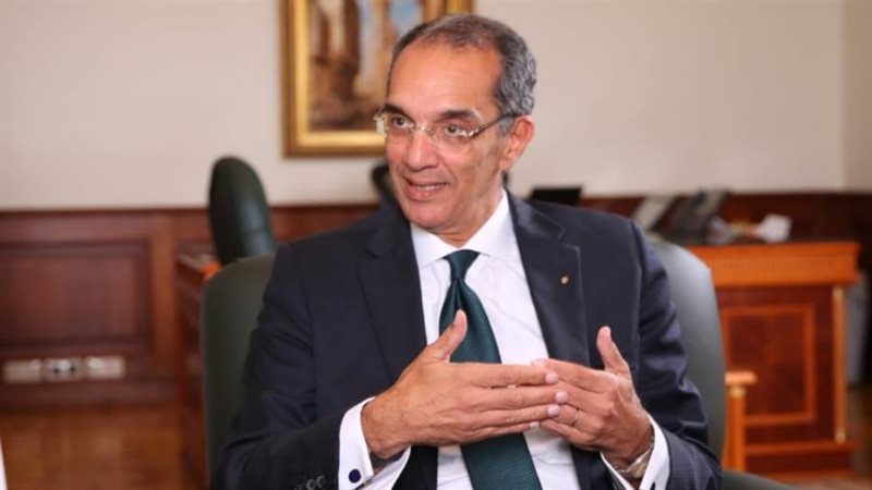 الدكتور عمرو طلعت