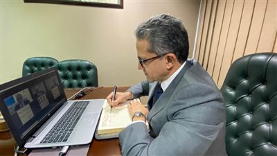 العناني يلقي كلمة أمام الغرفة المصرية البريطانية