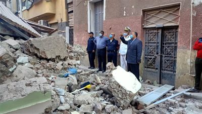 انهيار منزل قديم خالٍ من السكان بأسيوط