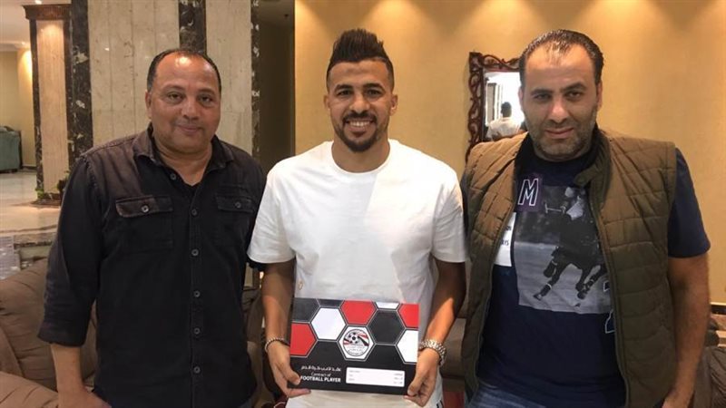 أسوان يعلن تعاقده