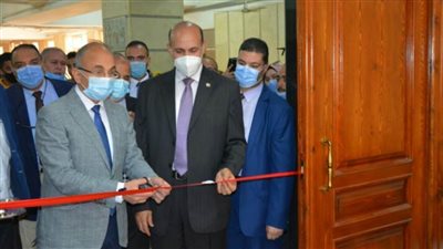 رئيس جامعة الزقازيق يفتتح مركز برامج الساعات المعتمدة بكلية التجارة