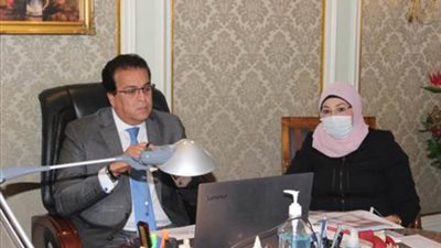 وزير التعليم العالي يعقد اجتماعا مع نظيره العراقي عبر الـ 