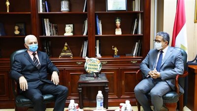 العناني يستقبل سفير البوسنة والهرسك