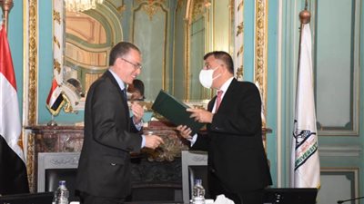 معهد الدراسات الدبلوماسية يوقع بروتوكولاً للتعاون العلمي مع جامعة عين شمس