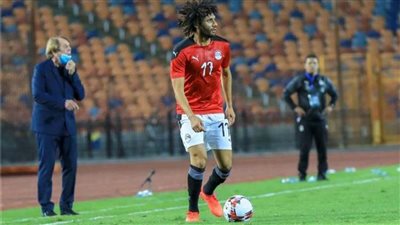 سقطة جديدة..والد النني يكشف تفاصيل مشاركة نجله في المران وهو مصاب بكورونا