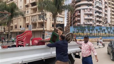 رفع وإزالة 355 حالة إشغال طريق وتعديًا بدمنهور