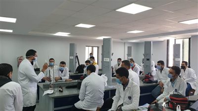 انتظام الدراسة العملية بالمعامل المركزية لكليات جامعة دمنهور