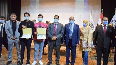 تكريم الطلاب المتفوقين رياضياً بجامعة بني سويف