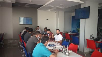 منتخب البرازيل الأولمبي يتناول الغداء في كشري أبو طارق.. (صور)