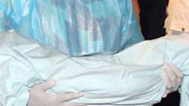 طفل سقط عليه ماء