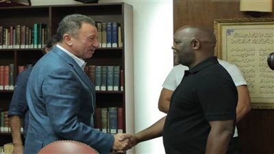 الخطيب يحضر مران الأهلي ويجتمع ببانون وموسيماني