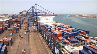 تداول 24 سفينة بموانئ بورسعيد