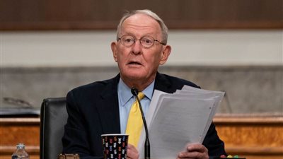 سيناتور جمهوري مخضرم يدعو ترامب لتسليم السلطة 