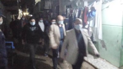 محافظ بني سويف يعاين المنزل المنهار 