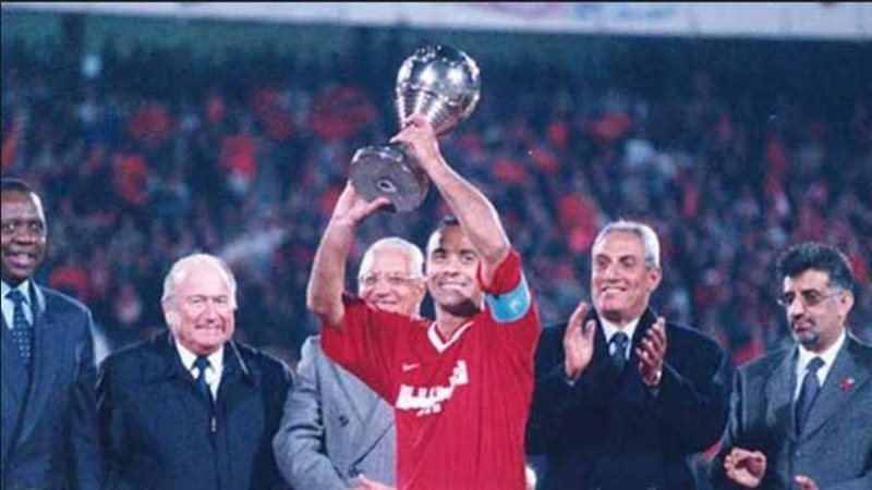 تتويج الأهلي بدوري