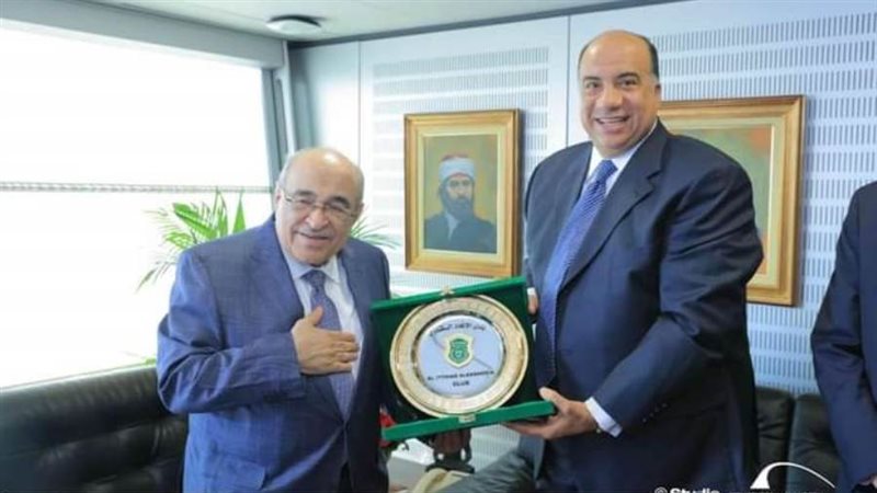 محمد مصيلحي يهدي