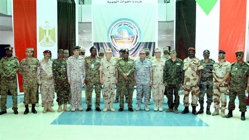 رئيس الأركان مع نظيره