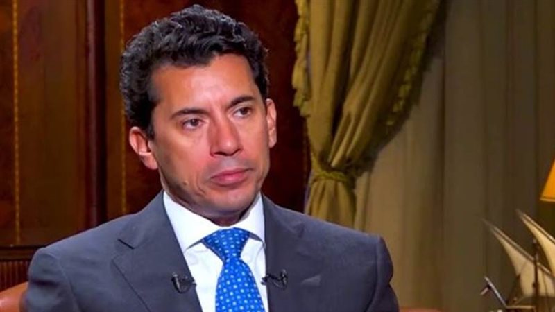 أشرف صبحي وزير