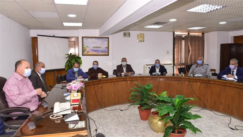 محافظ أسيوط يلتقى