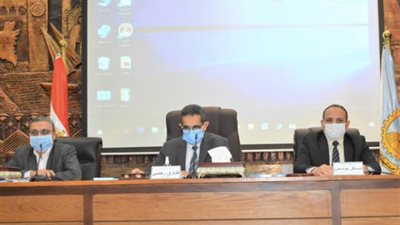 محافظ الغربية يتابع استعدادات المستشفيات والموقف التنفيذي للمشروعات