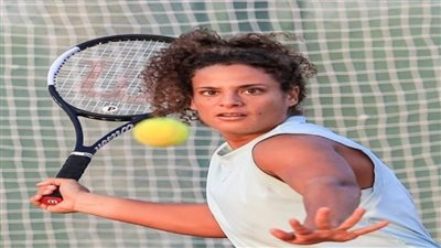 ميار شريف تواجه بطلة إستونيا في نهائي بطولة لاس بالماس للتنس