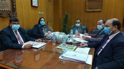 لجنة قيادات جامعة بنها تستقبل المتقدمين للوظائف الإشرافية