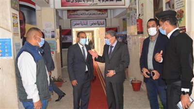 محافظ المنيا يتفقد لجان انتخابات الإعادة لمجلس النواب