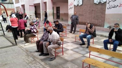 قاضي يأمر بجلوس الناخبين بالإسكندرية داخل اللجنة لسوء الأحوال الجوية