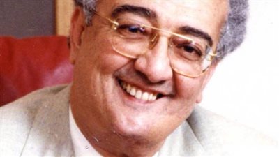  نادر رياض يفوز بجائزة 