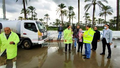 محافظ البحيرة يتابع رفع تراكمات مياه الأمطار برشيد