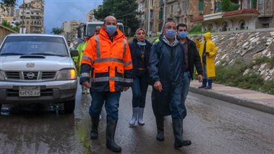 محافظ الإسكندرية يتابع أعمال تصريف مياه الأمطار 