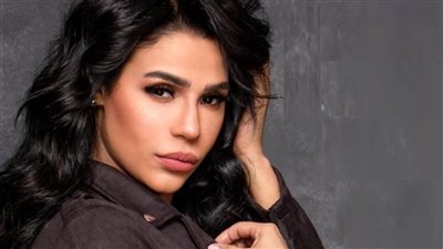  أمينة تغازل القطبين بـ