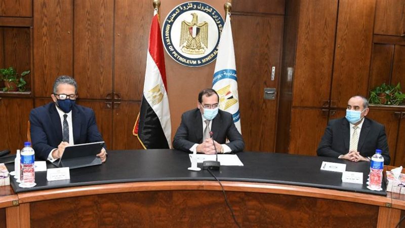 وزراء البترول والطيران