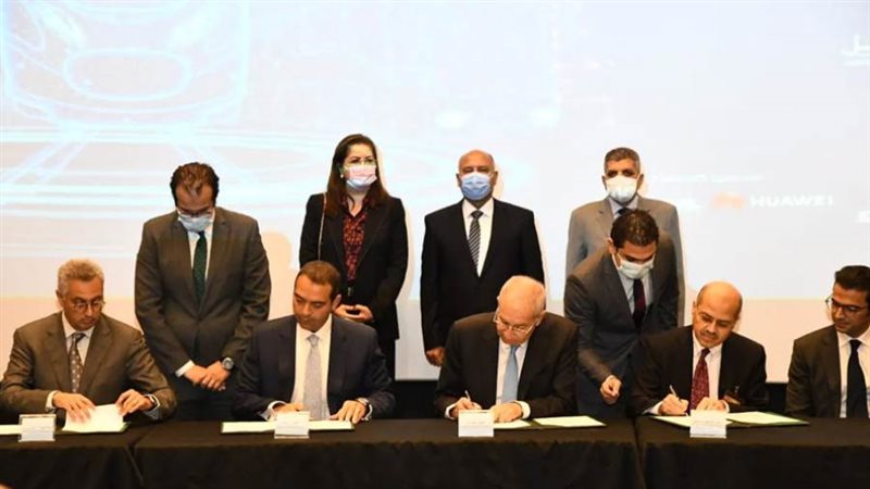 وزيرا التخطيط والنقل