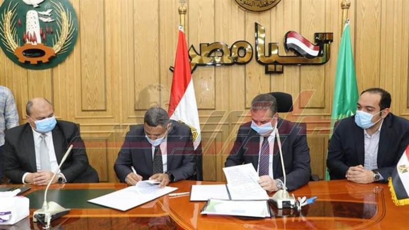 توقيع عقد أول مدرسة