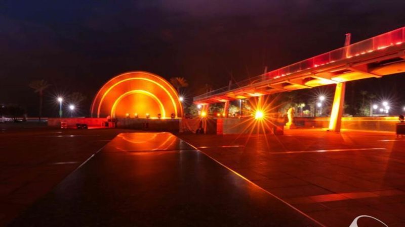 إضاءة مبنى مكتبة