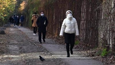 كوريا الجنوبية تسجل أعلى مستوى من إصابات كورونا منذ مارس