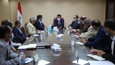 وزير الرياضة يعقد اجتماعاً تنسيقيا بشأن حضور النهائي الإفريقي