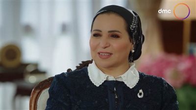 انتصار السيسي: مازلت أحتفظ بدبلة زواجي.. وعائلتي تحب الحلويات الشرقية