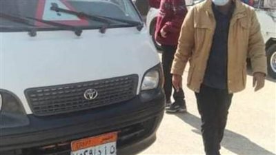 رئيس مركز ملوي يتابع تطبيق الإجراءات الوقائية والاحترازية بمواقف القرى